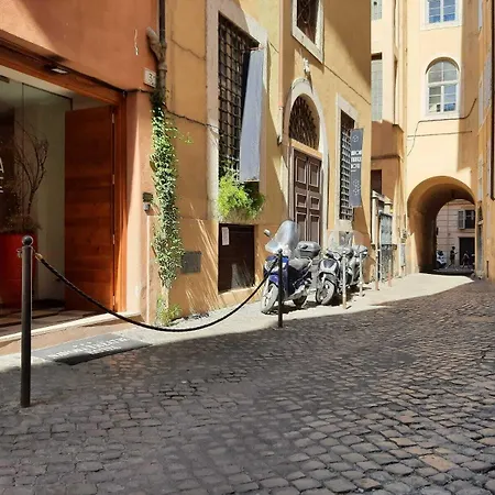 Navona Theatre Hotel